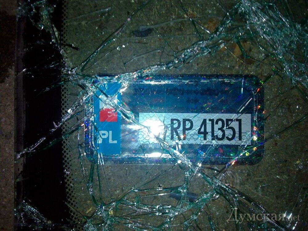 В центре Одессы мажоры снесли остановку. Фото. Видео  