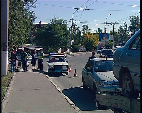 Пьяный водитель силой увез сбитую им девушку. Фото  