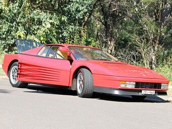 "Феррари" Элтона Джона продадут на аукционе