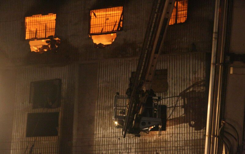 Возросло число жертв пожара на фабрике в Пакистане