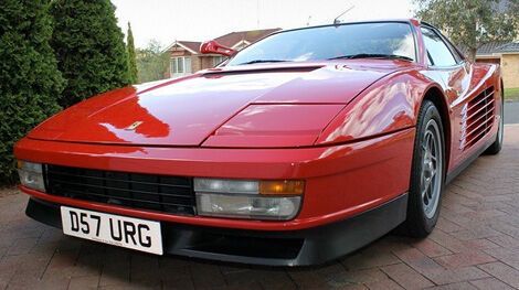 "Феррари" Элтона Джона продадут на аукционе