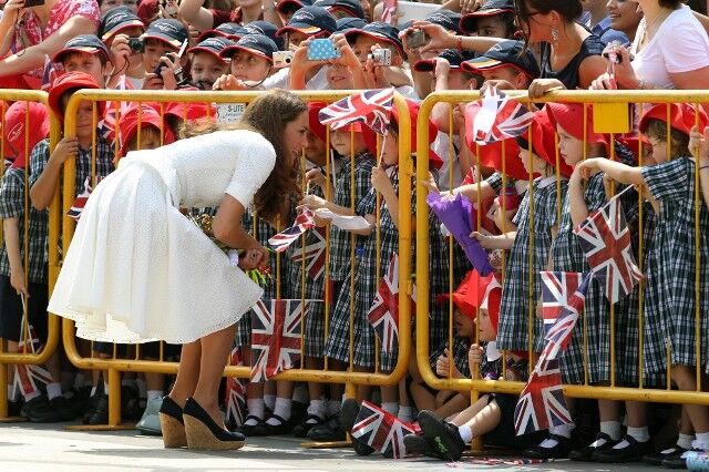 Принц Уильям и Кейт встретились с детьми. Фото