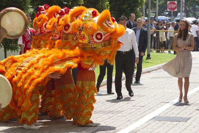 Принц Уильям и Кейт встретились с детьми. Фото