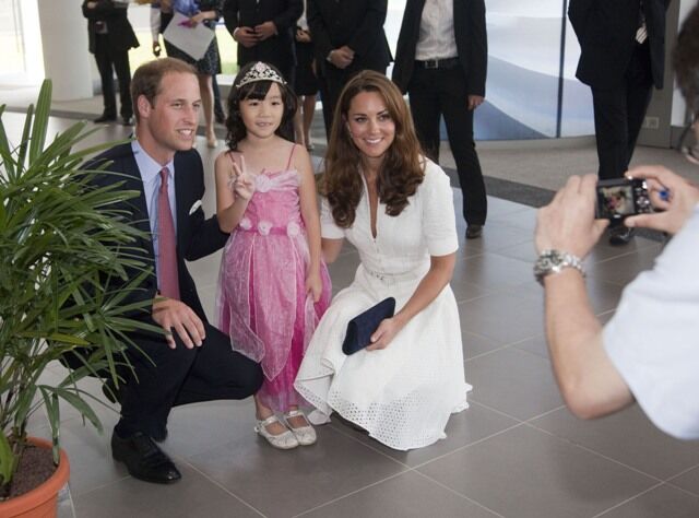 Принц Уильям и Кейт встретились с детьми. Фото