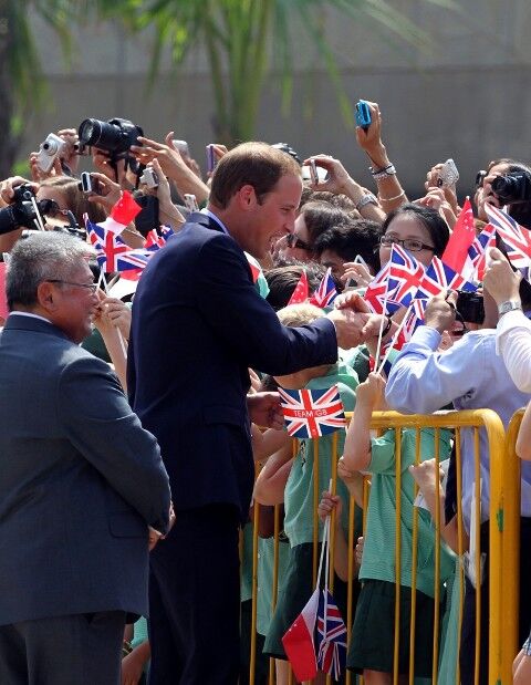 Принц Уильям и Кейт встретились с детьми. Фото