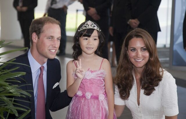 Принц Уильям и Кейт встретились с детьми. Фото