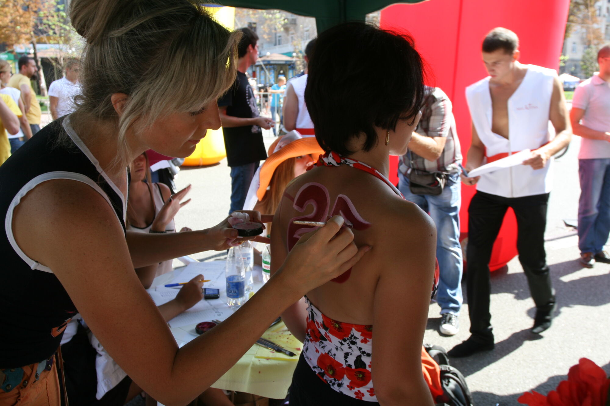 Хрещатик в бікіні