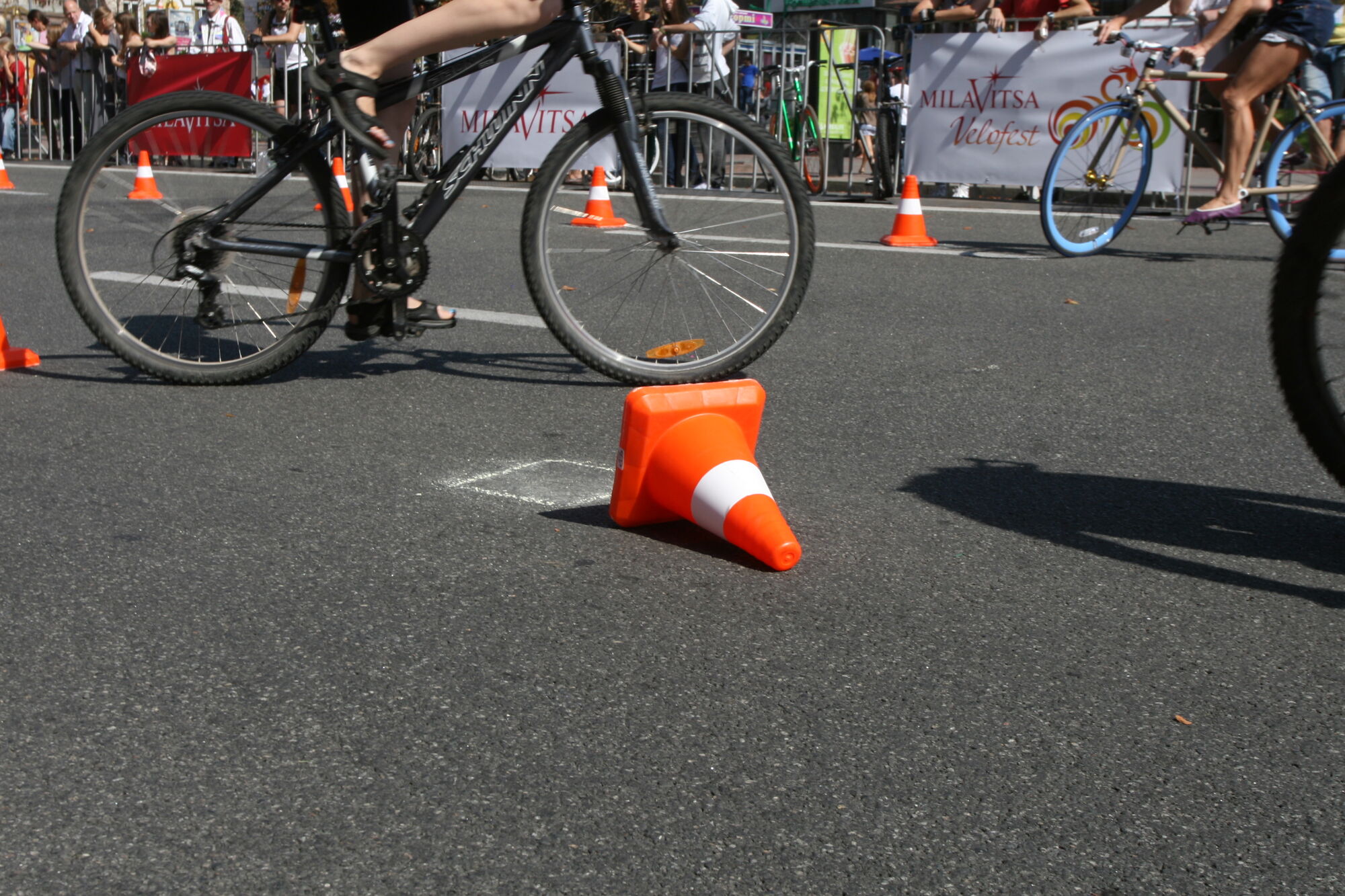 Хрещатик в бікіні