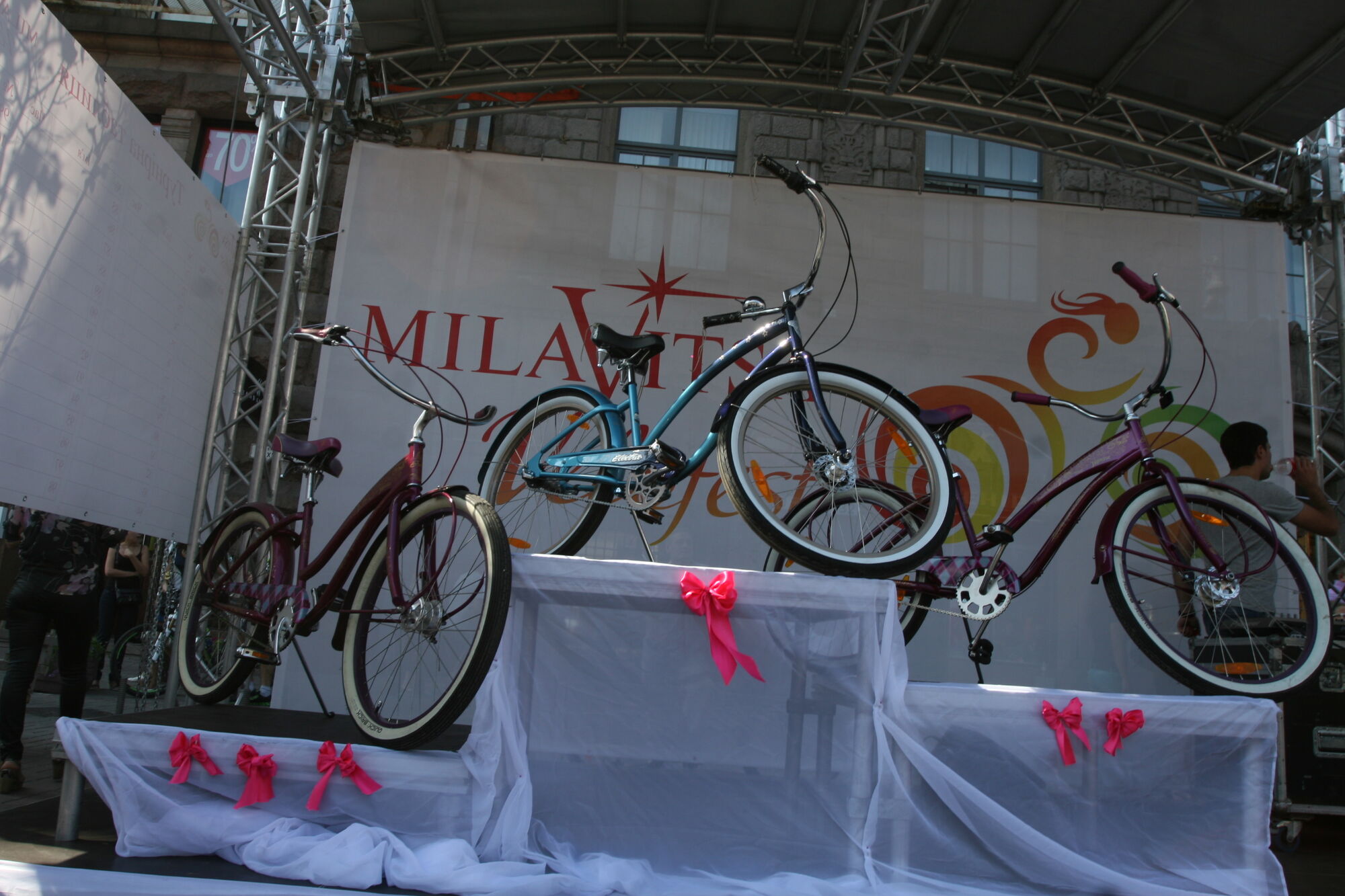 Хрещатик в бікіні