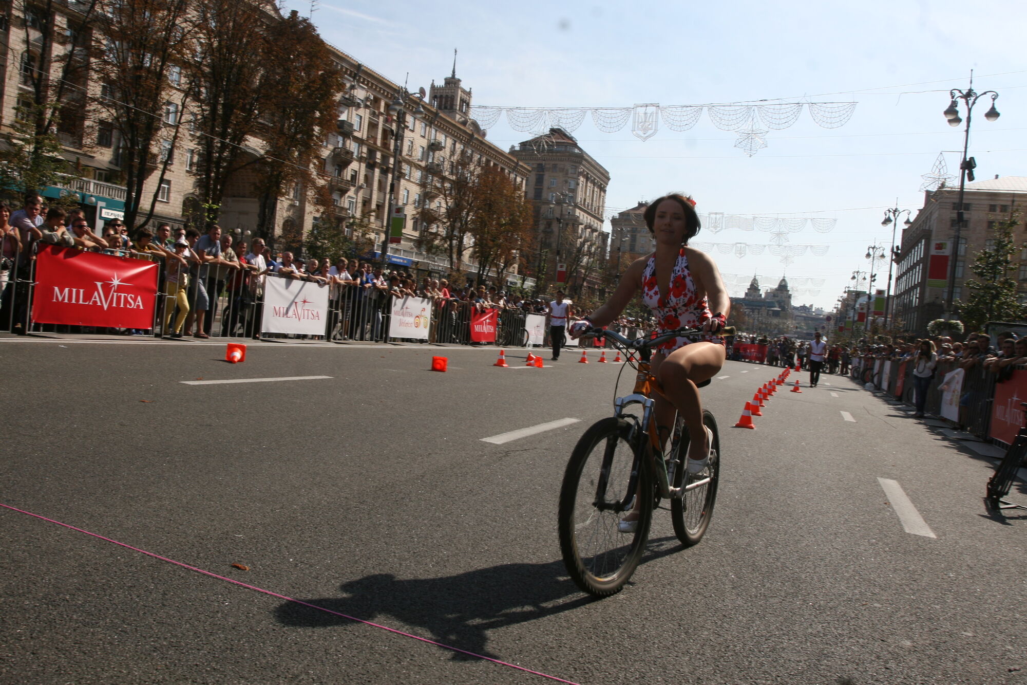 Хрещатик в бікіні