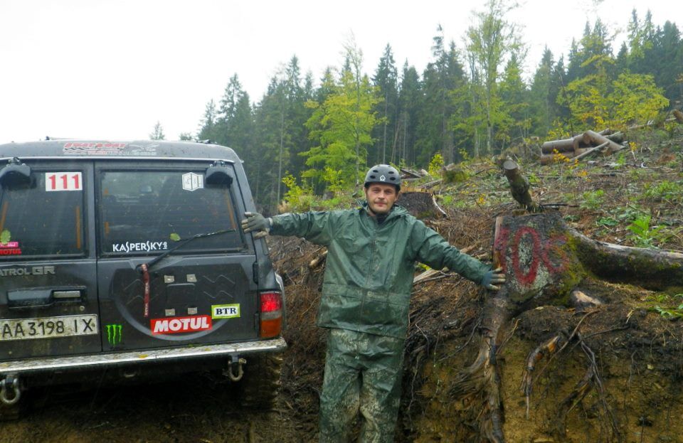 Син Януковича переміг у автоперегонах по бездоріжжю