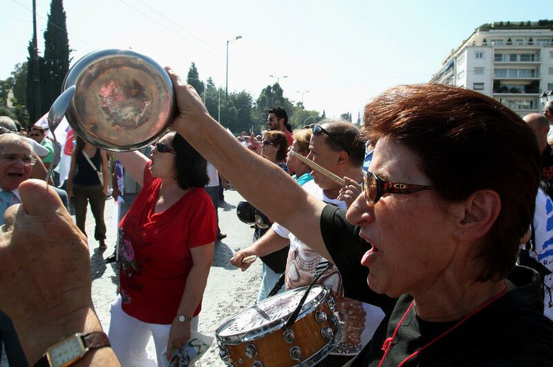Всеобщая забастовка в Греции вылилась в столкновения с полицией
