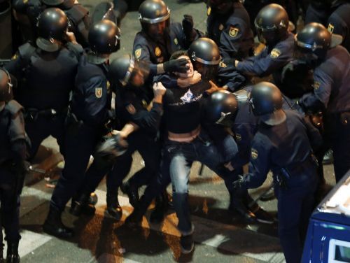 В Мадриде полиция отбила штурм парламента: 65 раненых