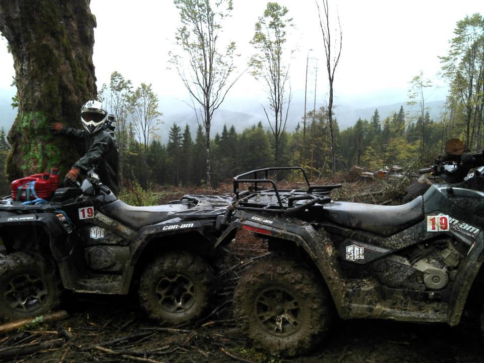 Син Януковича переміг у автоперегонах по бездоріжжю