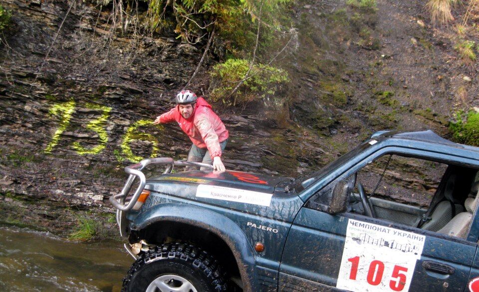 Син Януковича переміг у автоперегонах по бездоріжжю