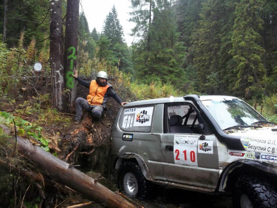 Син Януковича переміг у автоперегонах по бездоріжжю