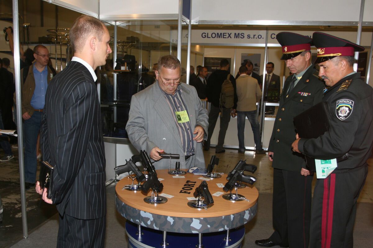 Виставка для чоловіків