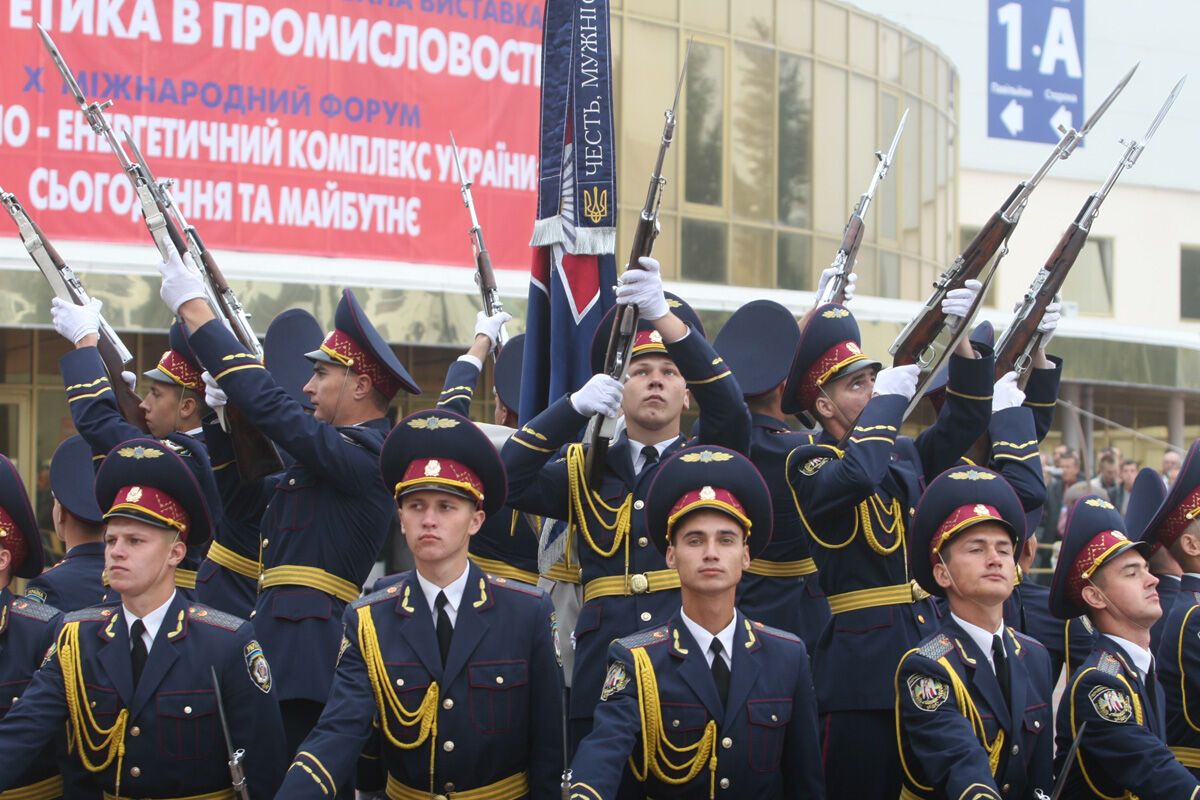 Около МВЦ прогремели взрывы