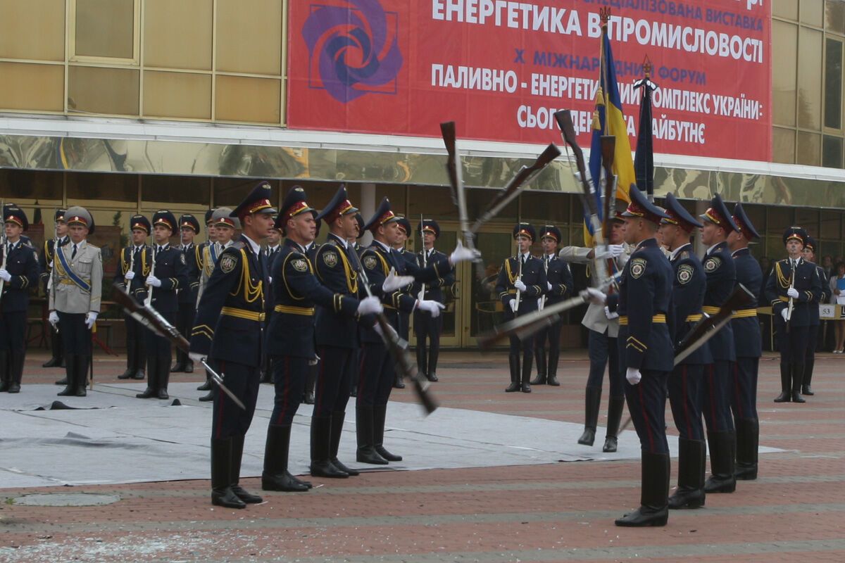 Около МВЦ прогремели взрывы