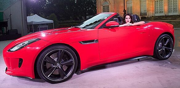 Дель Рей презентовала новый Jaguar. Фото