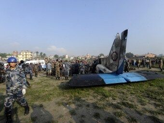 В Непале разбился пассажирский самолет: 19 жертв. Фото