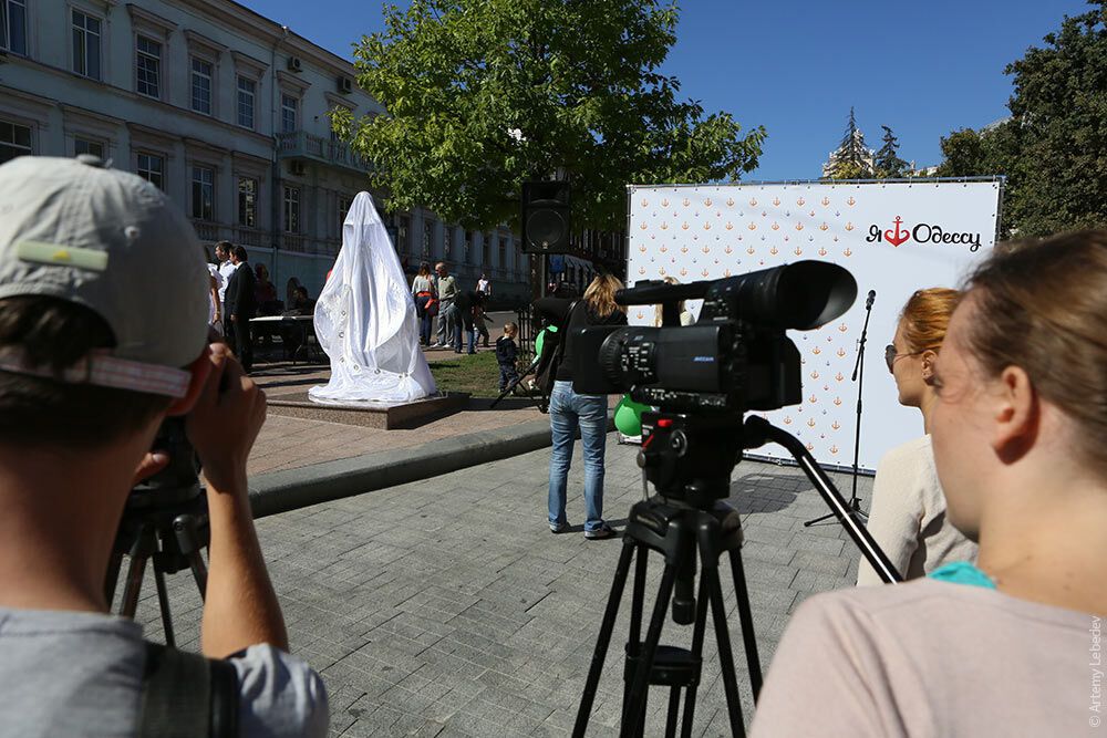 Центр Одеси прикрасив новий логотип міста