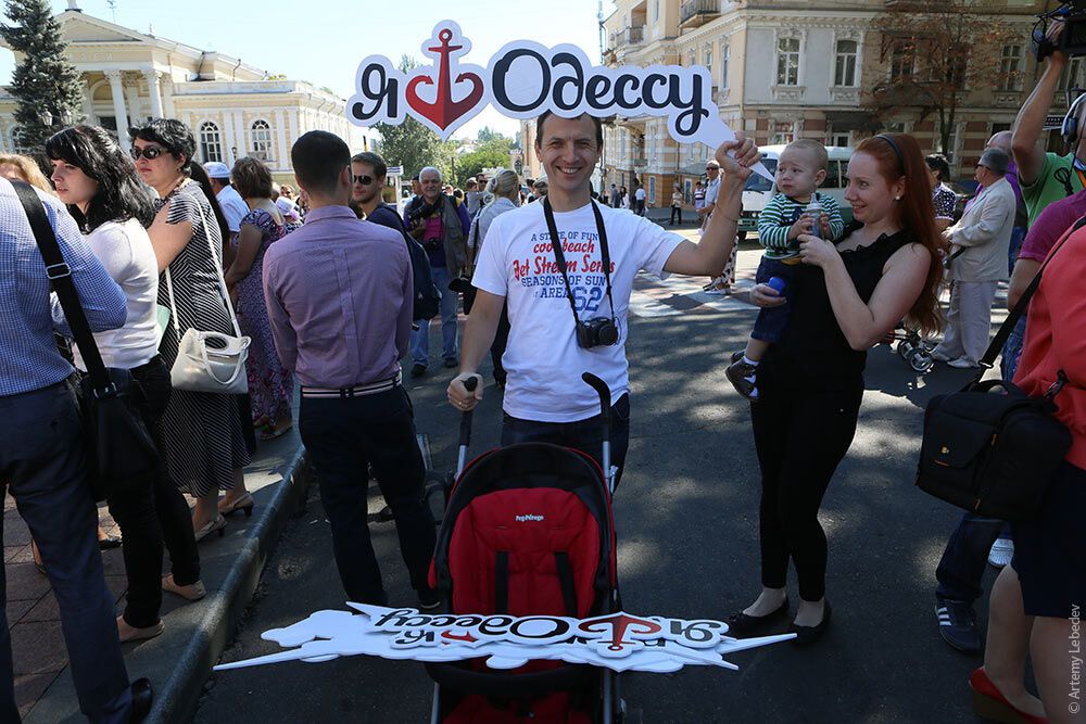 Центр Одеси прикрасив новий логотип міста