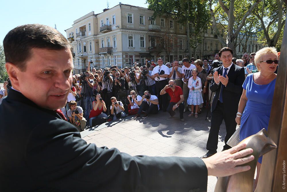 Центр Одеси прикрасив новий логотип міста