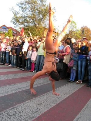 На Полтавщині провели грязьові бої жінок-гладіаторів. Фото