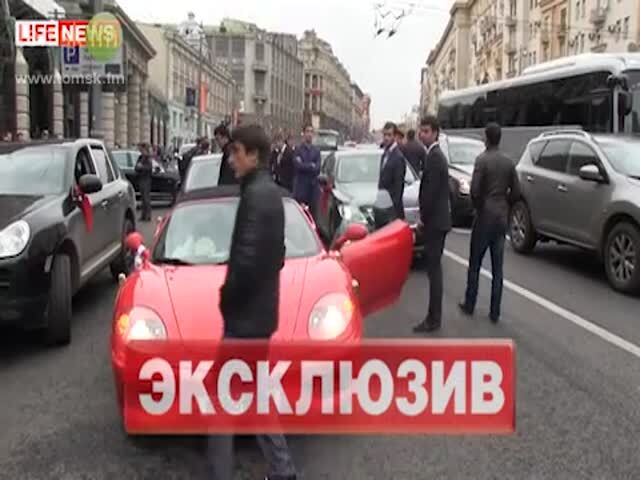 Весільний кортеж відкрив стрілянину в центрі Москви