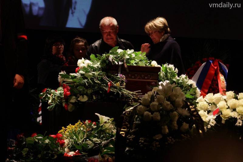 Попрощатися з Ігорем Квашею прийшли тисячі людей