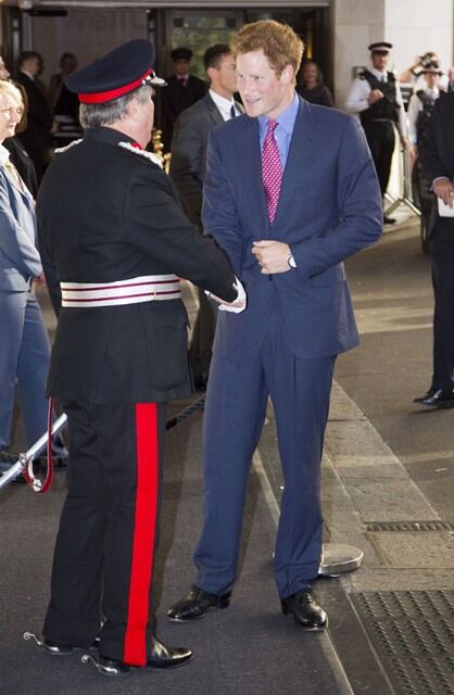 Принц Гарри ушел в работу с головой. Фото