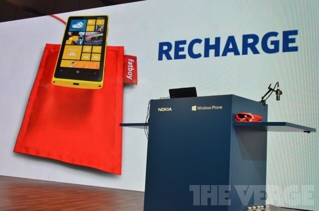 Nokia представила смартфон с зарядкой "по воздуху"