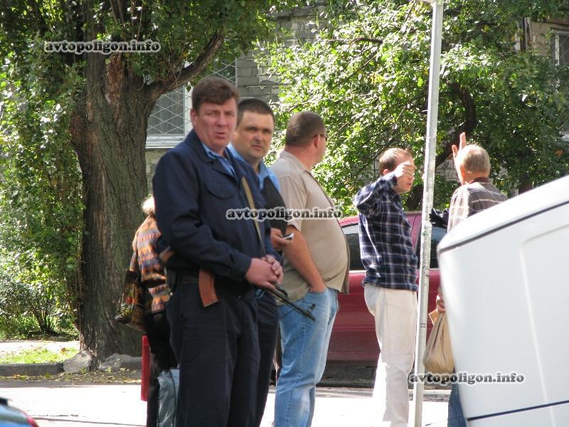 В Киеве джип перевернул инкассаторскую машину. Фото 