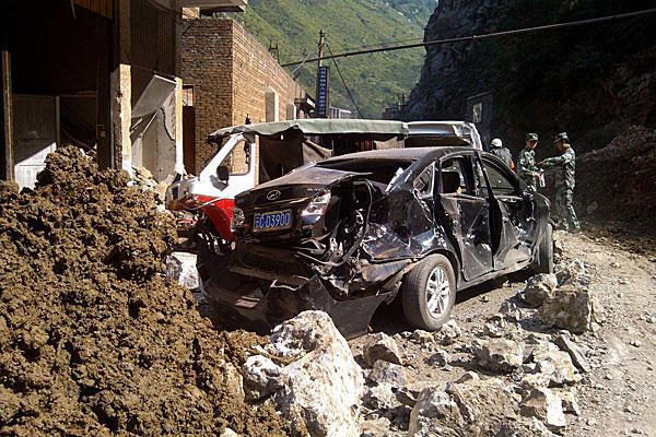 Число жертв землетрясения в Китае выросло до 89 человек