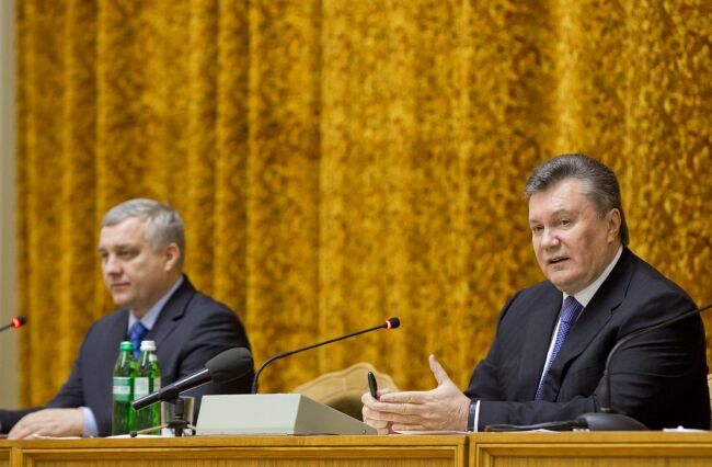 Янукович доручив зайнятися реформою СБУ новим і старим главам служби
