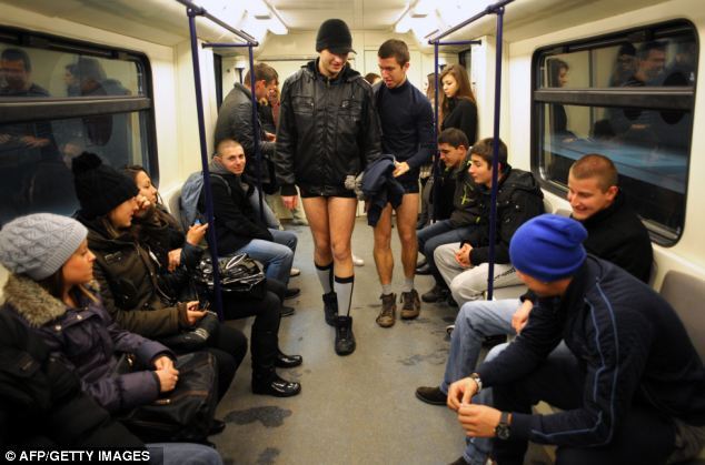 Пассажиры метро по всему миру отметили день без штанов
