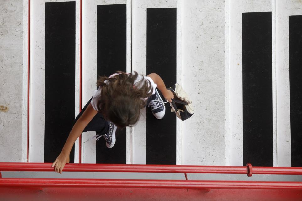 Музыкальная лестница-пианино на ж/д вокзале. Фото, Видео  