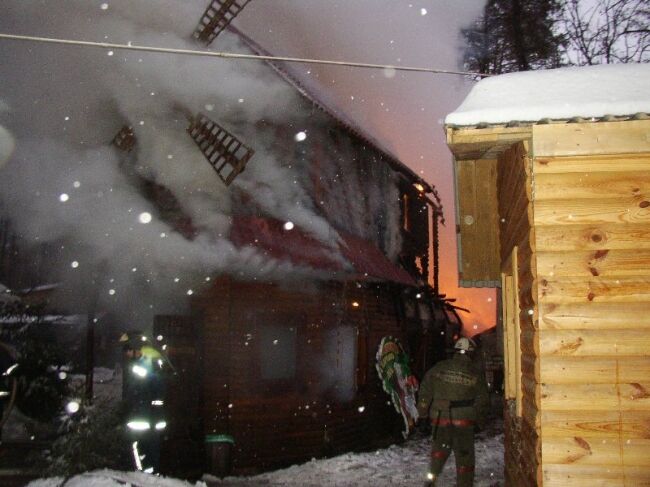 В Киеве горел ресторан. Фото, видео