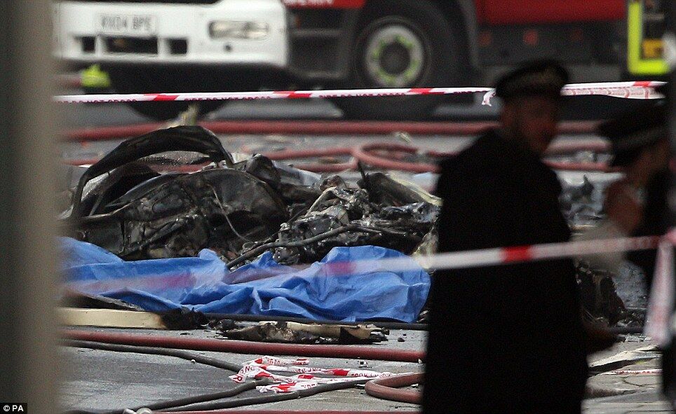 Крушение вертолета в Лондоне: двое погибших. Видео