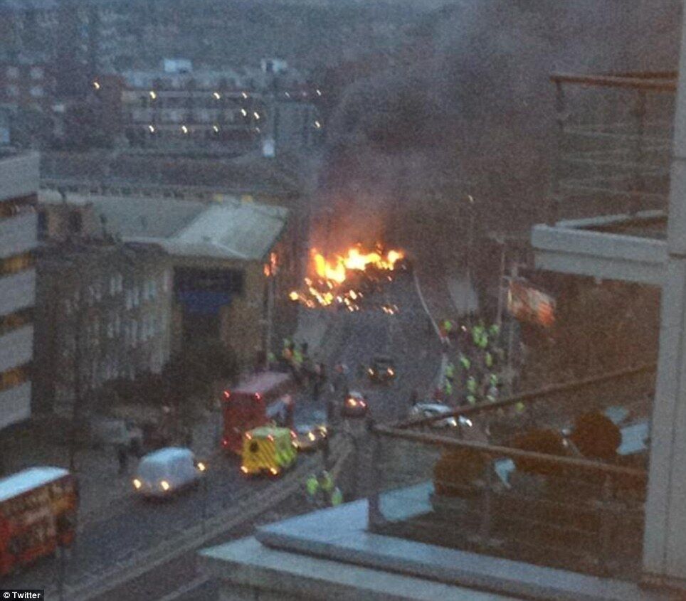 Крушение вертолета в Лондоне: двое погибших. Видео