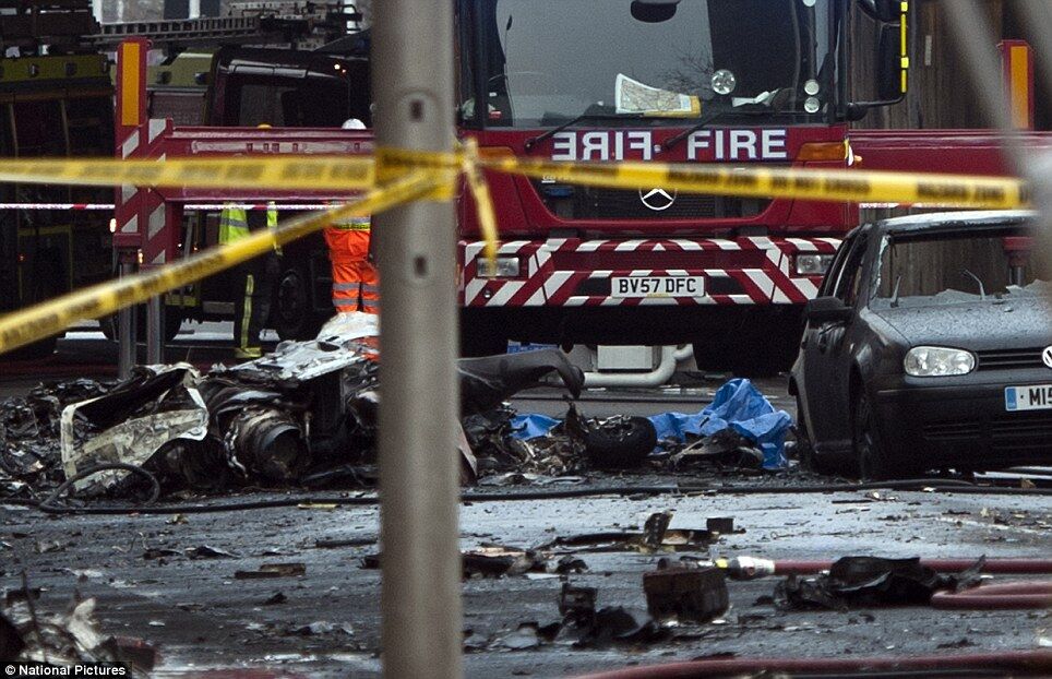 Крушение вертолета в Лондоне: двое погибших. Видео