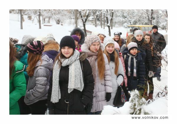 Українського Бібера ледь не розірвали фанатки. Фото