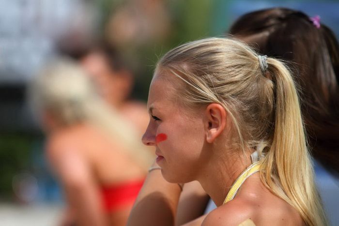 В футбол играют только сексуальные девушки. фото