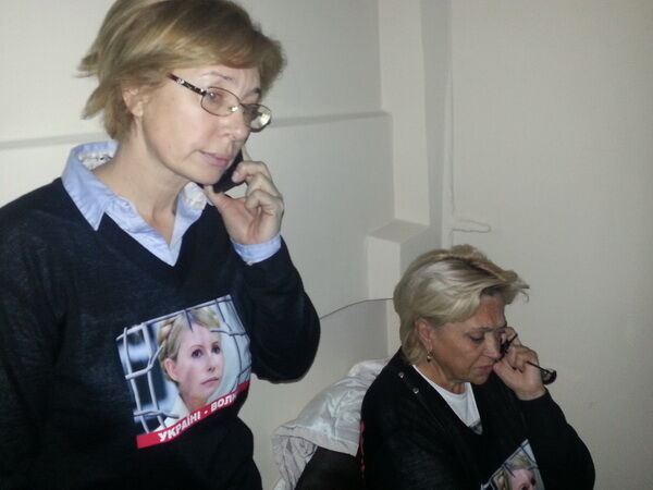 Соратниц Тимошенко вынесли "за руки и ноги" - нардеп