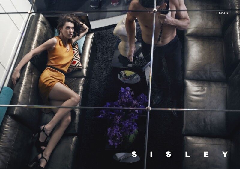 Йовович представила коллекцию бренда Sisley. Фото