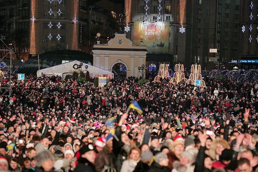 На Майдане Новый год встречали 25 тысяч человек