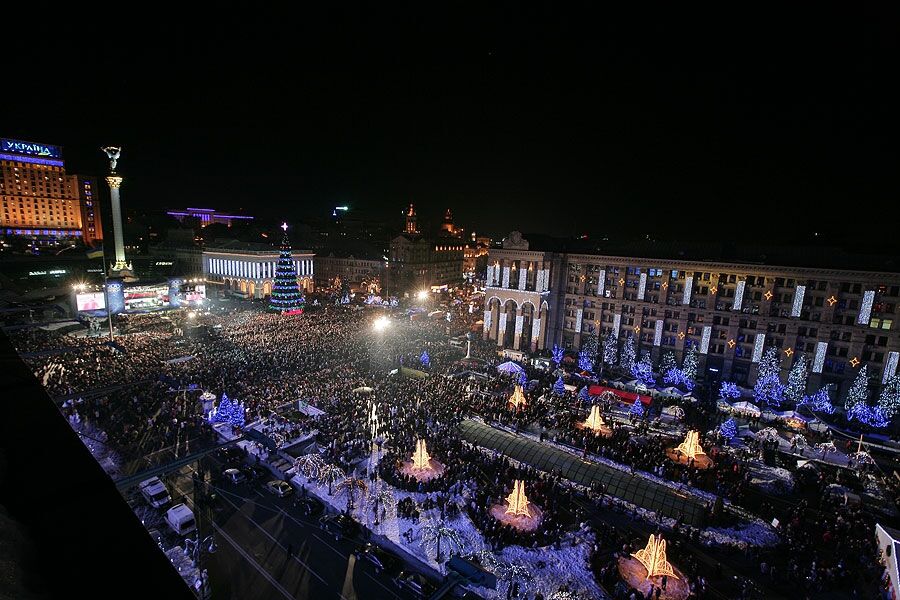 На Майдане Новый год встречали 25 тысяч человек