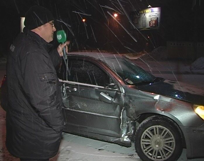 ДТП в Киеве: девушка на "Крайслере" не пропустила "скорую"