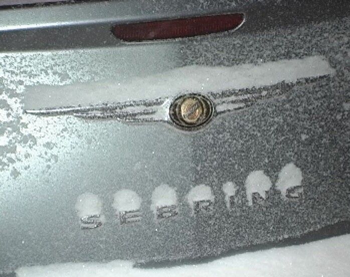 ДТП в Киеве: девушка на "Крайслере" не пропустила "скорую"